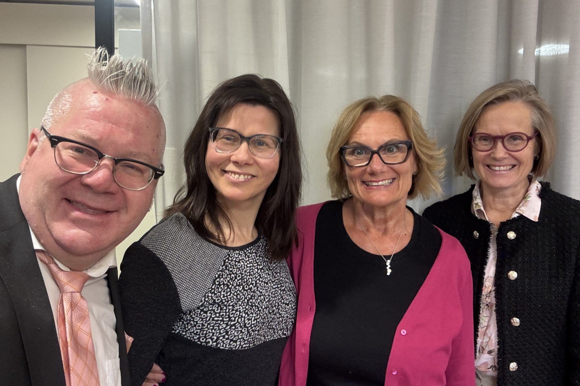 oikealta vasemmalle Katja Rantala, Anna Haverinen, Marketta Niemelä sekä Jan Erola